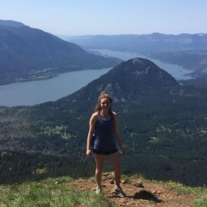 Meet your Posher, Claire